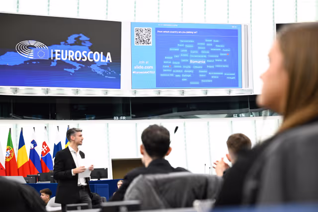 Photo 41 : Euroscola