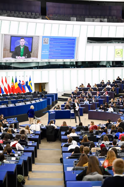 Photo 46: Euroscola