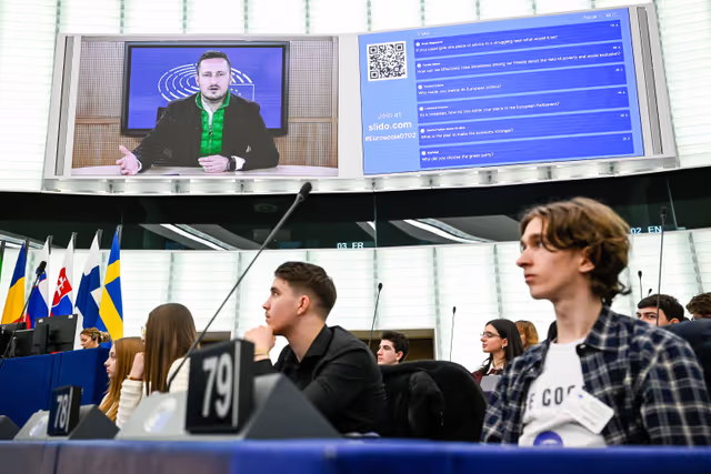 Photo 41: Euroscola