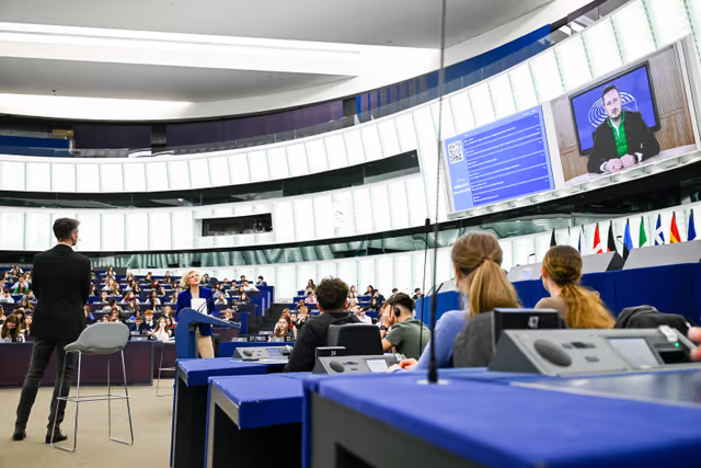 Photo 40: Euroscola