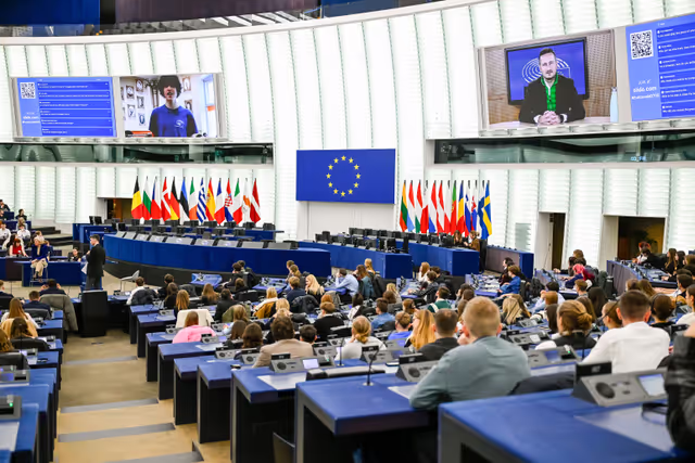Photo 36: Euroscola