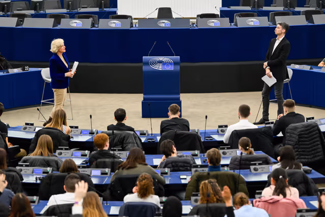 Photo 23: Euroscola