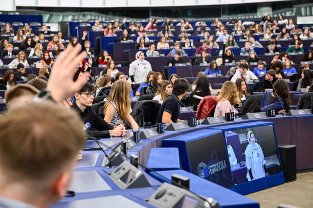 Photo 21: Euroscola