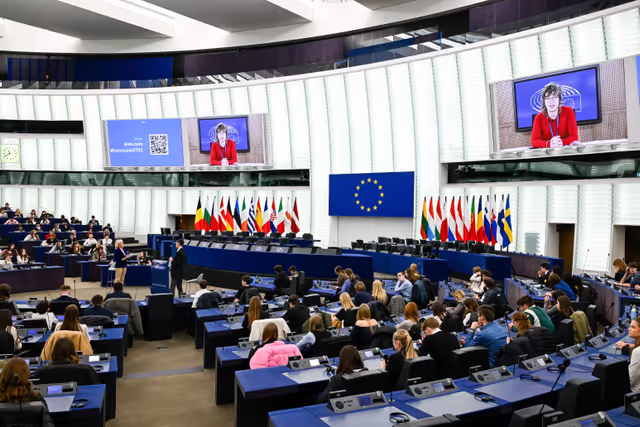 Photo 4: Euroscola