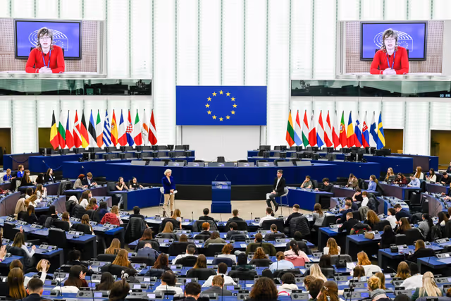 Photo 48: Euroscola