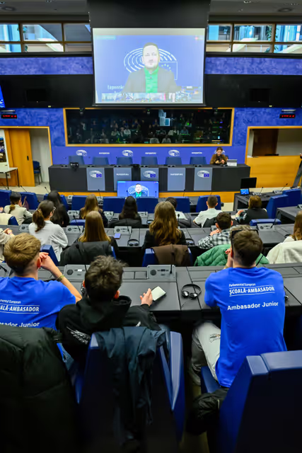 Photo 44: Euroscola