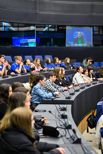 Photo 41: Euroscola