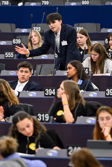 Photo 35: Euroscola