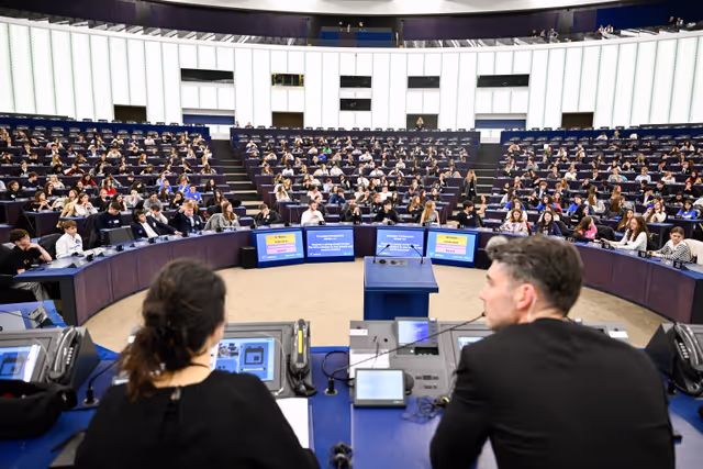Photo 26: Euroscola