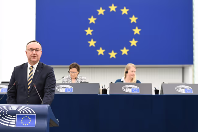 Foto 17: EP Plenary session - US AI chip export restrictions: a challenge to European AI development and economic resilience