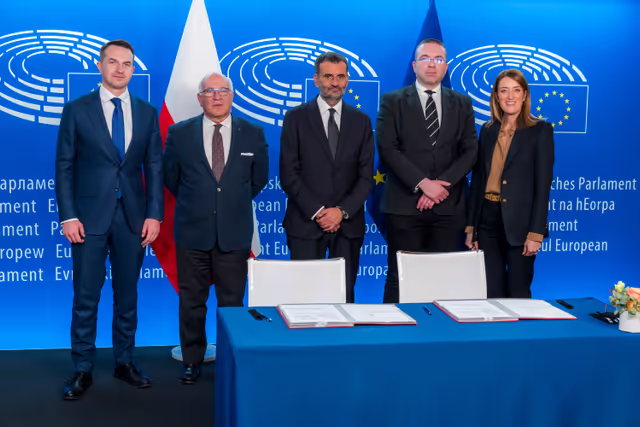 LEX signing ceremony in presence of Roberta METSOLA, EP President and Adam SZLAPKA, Polish Minister for the European Union on behalf of the Polish Presidency