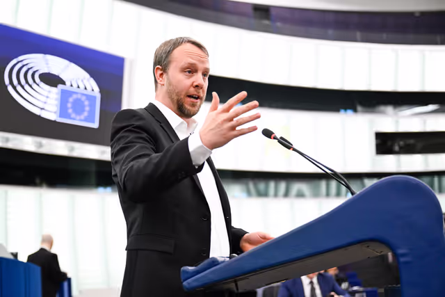 Photo 2: EP Plenary session - Collaboration between conservatives and far right as a threat for competitiveness in the EU