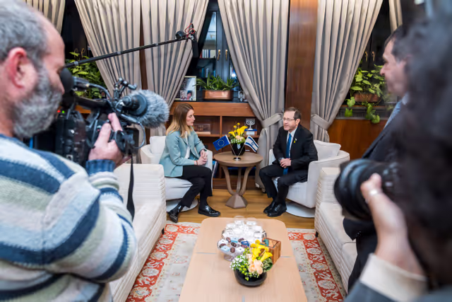 Photo 3: Official visit by Roberta METSOLA, EP President to Israel and occupied Palestinian territories - Meeting with Isaac HERZOG, President of Israel
