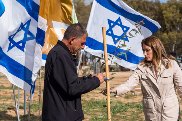 Photo 4: Official visit by Roberta METSOLA, EP President to Israel and occupied Palestinian territories - Visit to the Site of the Nova Festival, in Re'im