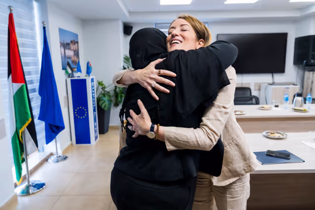 Photo 3: Official visit by Roberta METSOLA, EP President to Israel and occupied Palestinian territories - Meeting with Reem AL HAJAJRA, Director of Women of the Sun and Sakharov Prize Nominee