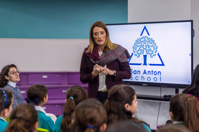 Fotografie 2: Visit by Roberta METSOLA, EP President to Malta - Visit to San Anton School
