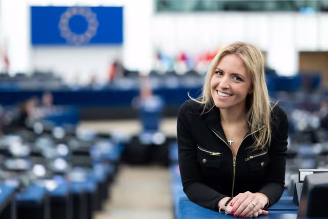 Foto 6: Silvia SARDONE in the EP in Strasbourg