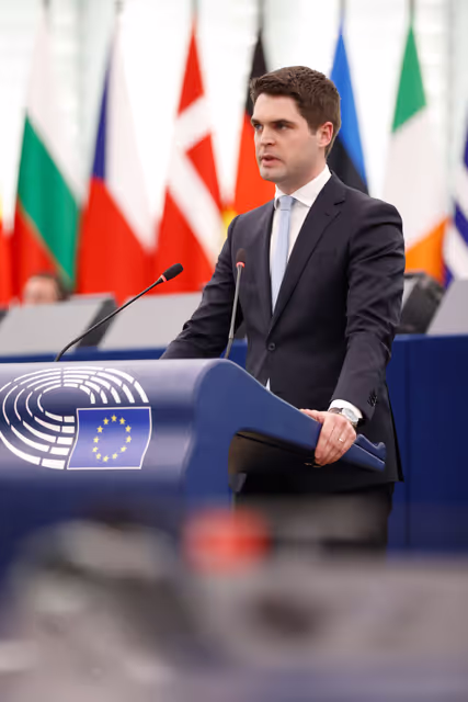 Foto 30: EP Plenary session - Presentation of the proposal on a new common approach on returns