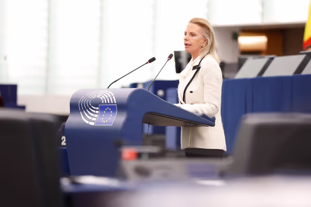 Foto 27: EP Plenary session - Presentation of the proposal on a new common approach on returns