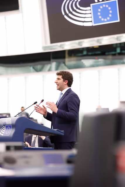 Foto 25: EP Plenary session - Presentation of the proposal on a new common approach on returns