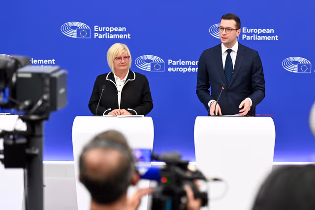 Fotografi 15: Press briefing Patriots for Europe