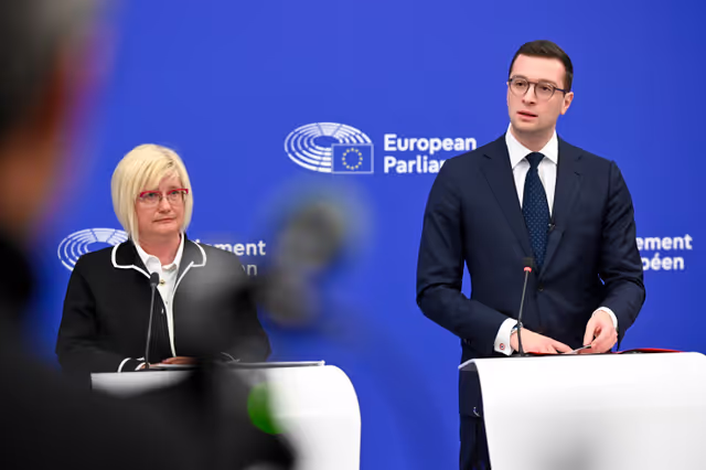 Fotografi 14: Press briefing Patriots for Europe