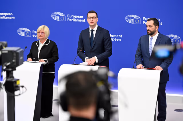 Fotografi 12: Press briefing Patriots for Europe