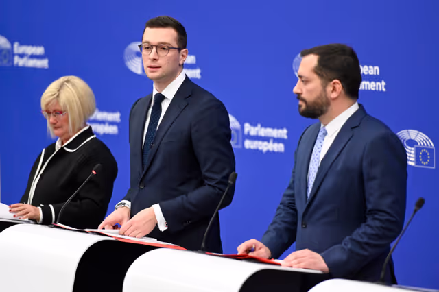 Fotografi 11: Press briefing Patriots for Europe