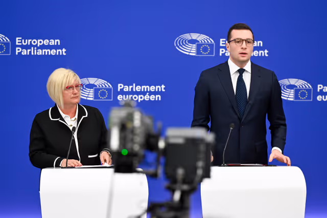 Fotografi 5: Press briefing Patriots for Europe