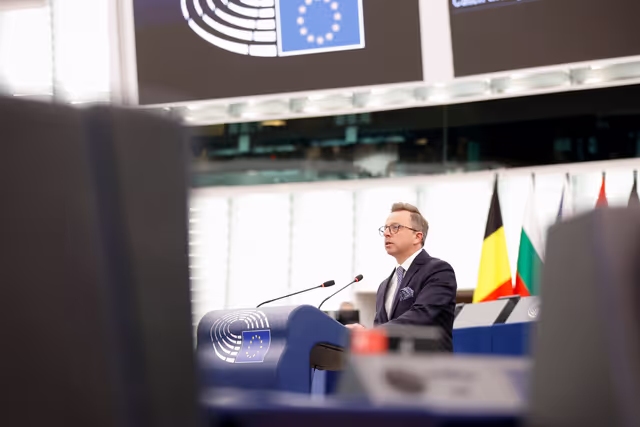 Fotografie 12: EP Plenary session - Social and employment aspects of restructuring processes: the need to protect jobs and workers’ rights