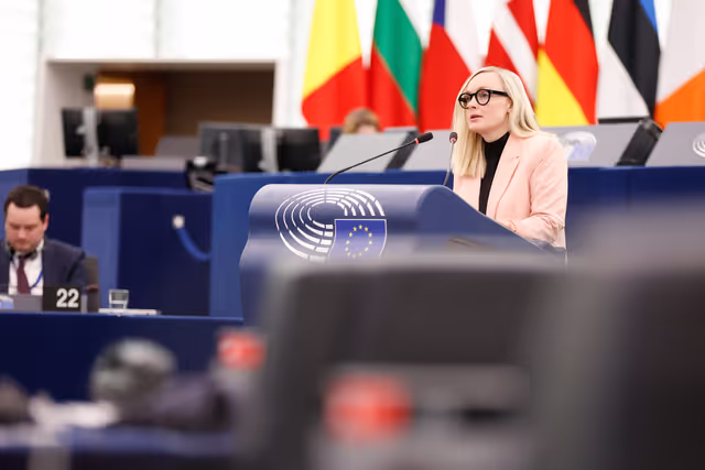Fotografie 39: EP Plenary session - Social and employment aspects of restructuring processes: the need to protect jobs and workers’ rights