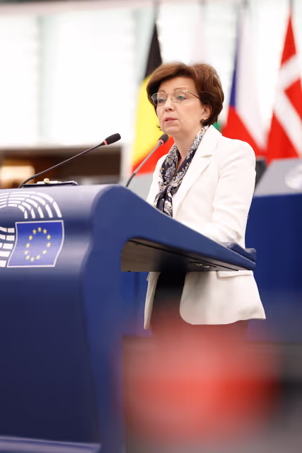 Fotografie 35: EP Plenary session - Social and employment aspects of restructuring processes: the need to protect jobs and workers’ rights