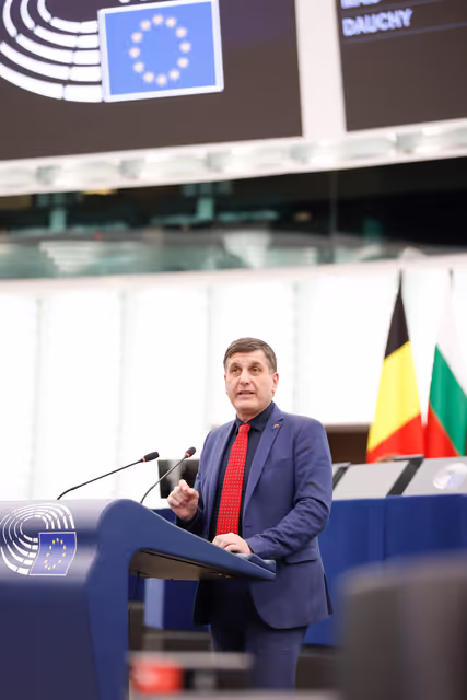 Fotografie 32: EP Plenary session - Social and employment aspects of restructuring processes: the need to protect jobs and workers’ rights