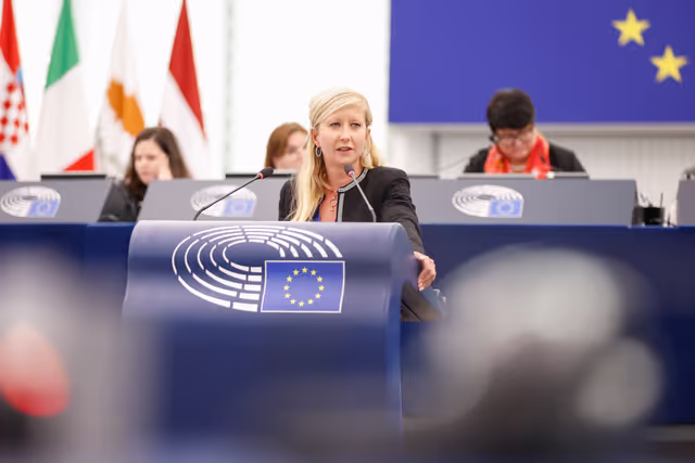Fotografie 29: EP Plenary session - Social and employment aspects of restructuring processes: the need to protect jobs and workers’ rights