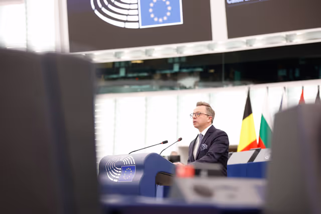 Fotografie 13: EP Plenary session - Social and employment aspects of restructuring processes: the need to protect jobs and workers’ rights
