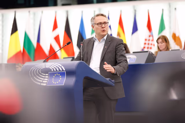 Fotografie 10: EP Plenary session - Social and employment aspects of restructuring processes: the need to protect jobs and workers’ rights