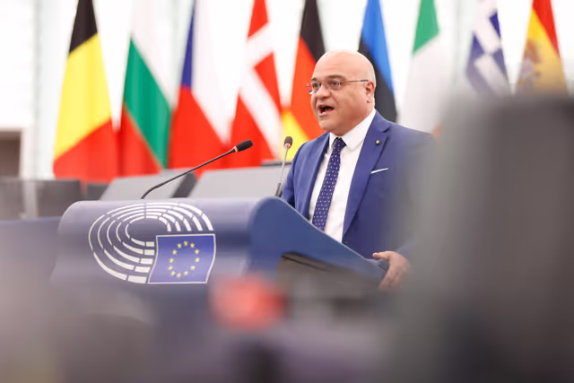 Fotografie 9: EP Plenary session - Social and employment aspects of restructuring processes: the need to protect jobs and workers’ rights