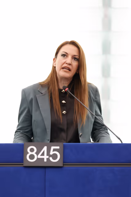 EP Plenary session - Social and employment aspects of restructuring processes: the need to protect jobs and workers’ rights