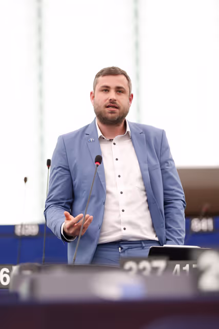 EP Plenary session - Social and employment aspects of restructuring processes: the need to protect jobs and workers’ rights