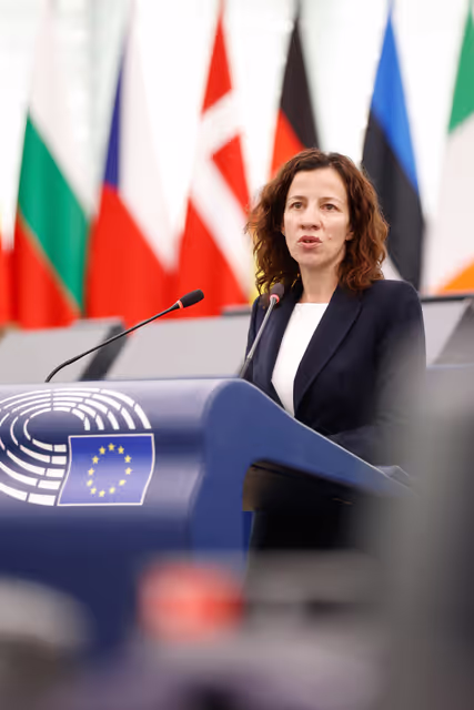 EP Plenary session - Social and employment aspects of restructuring processes: the need to protect jobs and workers’ rights