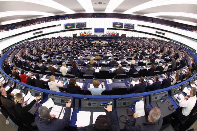 Photo 9 : EP Plenary session - Voting session