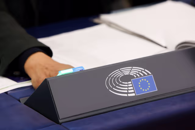 Photo 4 : EP Plenary session - Voting session