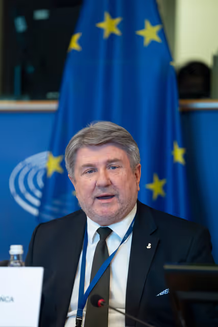 Photo 17 : PETI hearing ' Suspension of procedures for evictions and squatting based on Petitions '