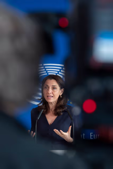 Photo 1 : HOUS - Affordable Housing - addressing the housing crisis in the European Union - Press point