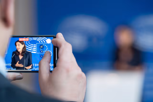 Photo 3 : HOUS - Affordable Housing - addressing the housing crisis in the European Union - Press point