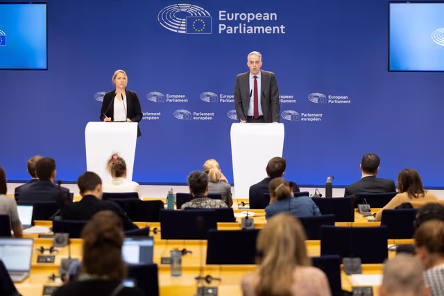 Zdjęcie 26: Pre-session briefing