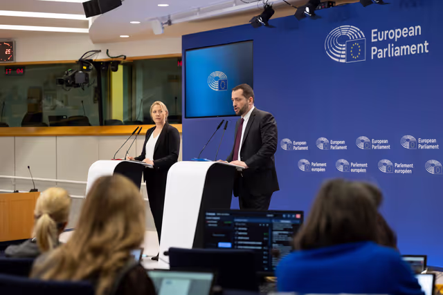 Zdjęcie 18: Pre-session briefing