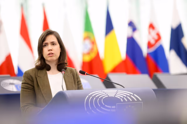 Valokuva 16: EP Plenary session - Savings and Investments Union