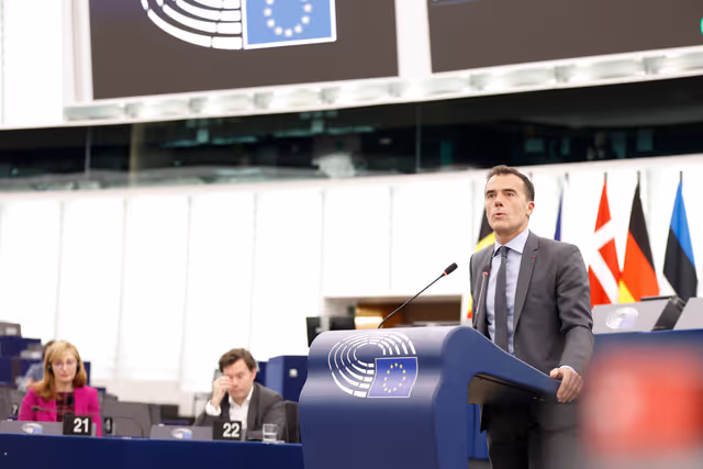 Φωτογραφία 33: EP Plenary session - Need to ensure democratic pluralism, strengthen integrity, transparency and anti-corruption policies in the EU