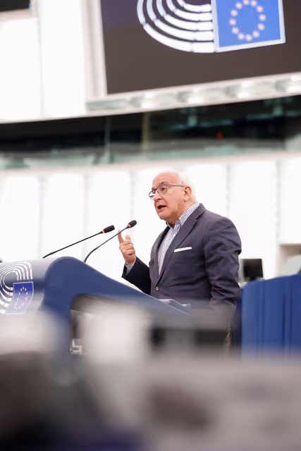 Φωτογραφία 29: EP Plenary session - Need to ensure democratic pluralism, strengthen integrity, transparency and anti-corruption policies in the EU